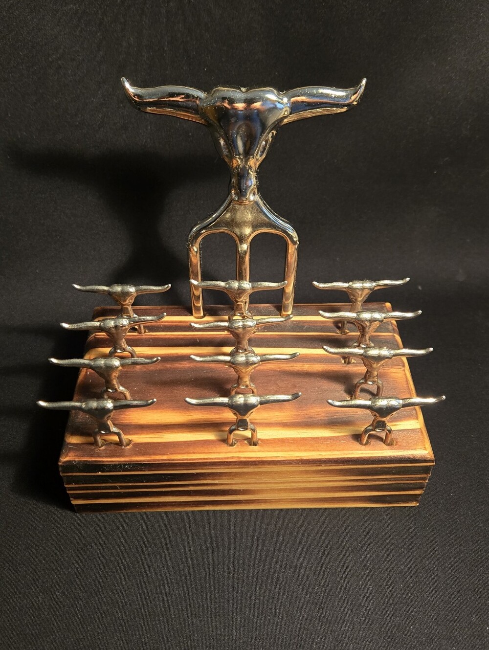 Bull Themed Barbecue 13pcs Set Of Large Trident Fork And 12 Appetizer Forks.